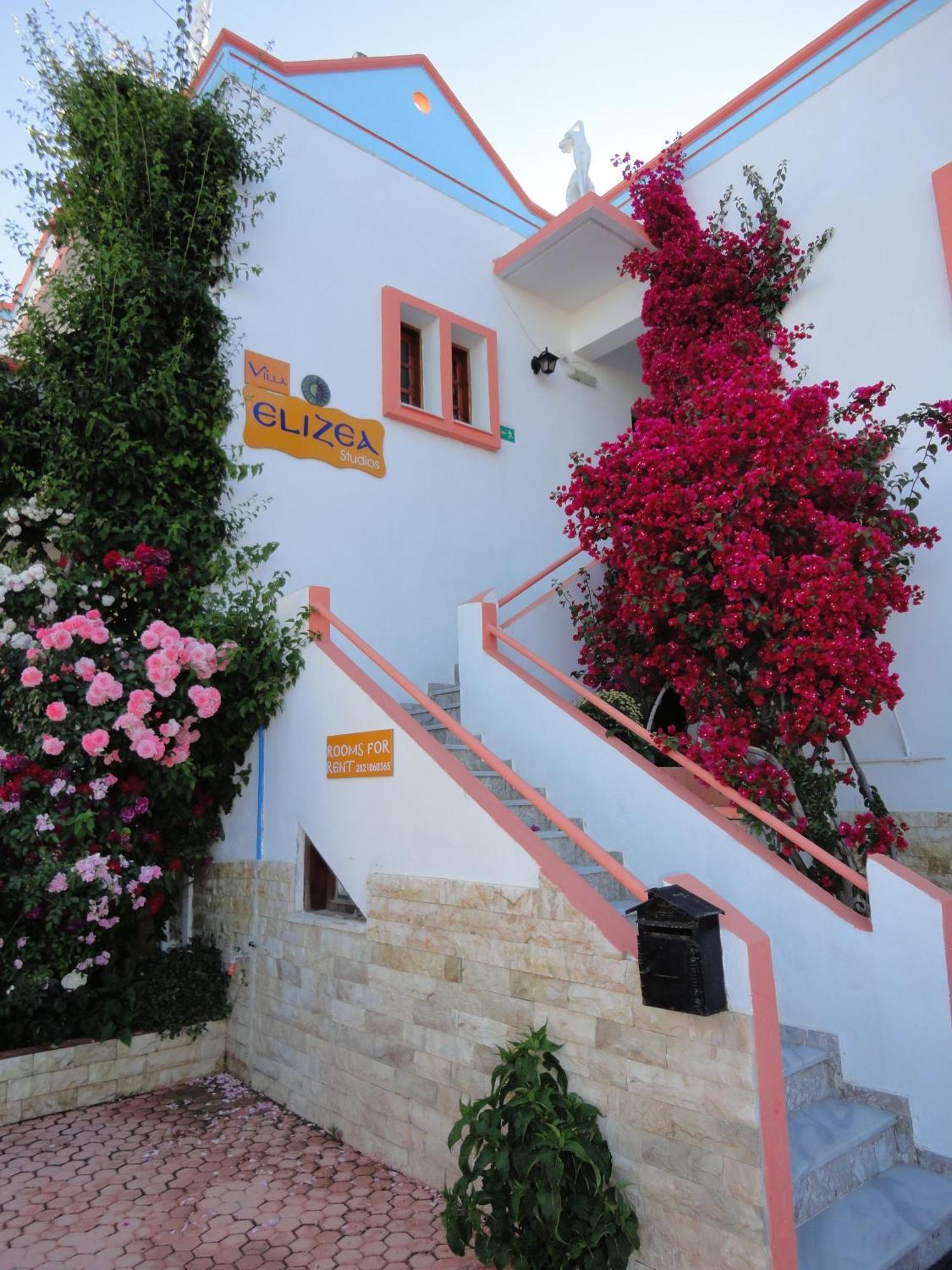 Villa Elizea Stalós Екстериор снимка