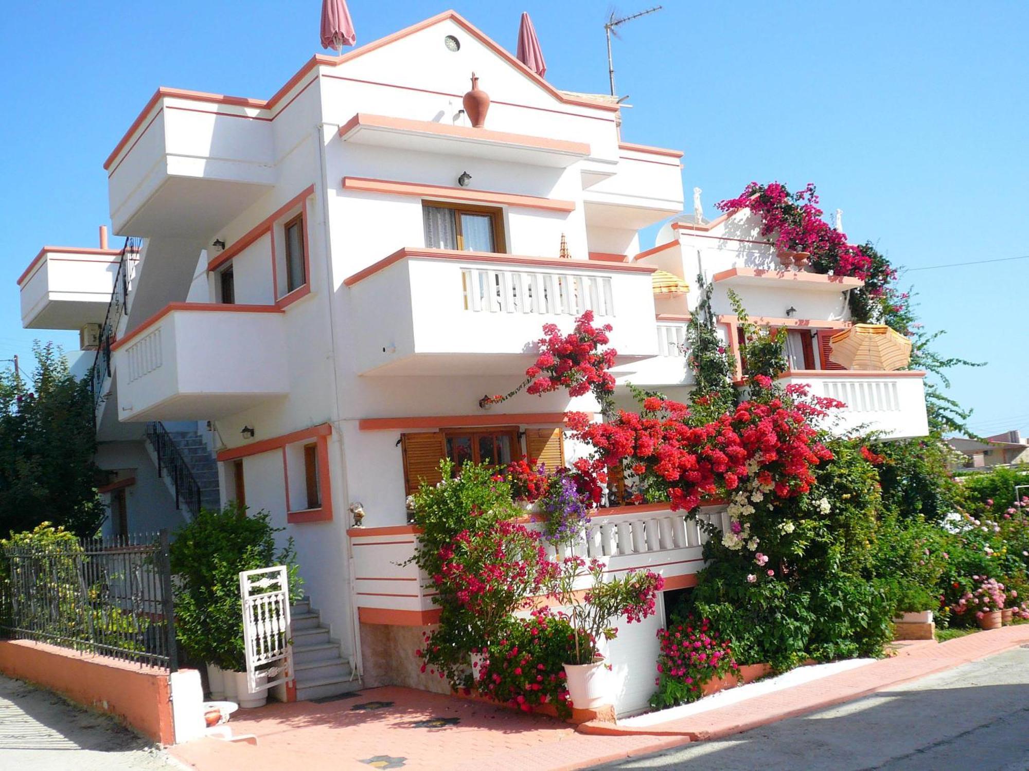 Villa Elizea Stalós Екстериор снимка