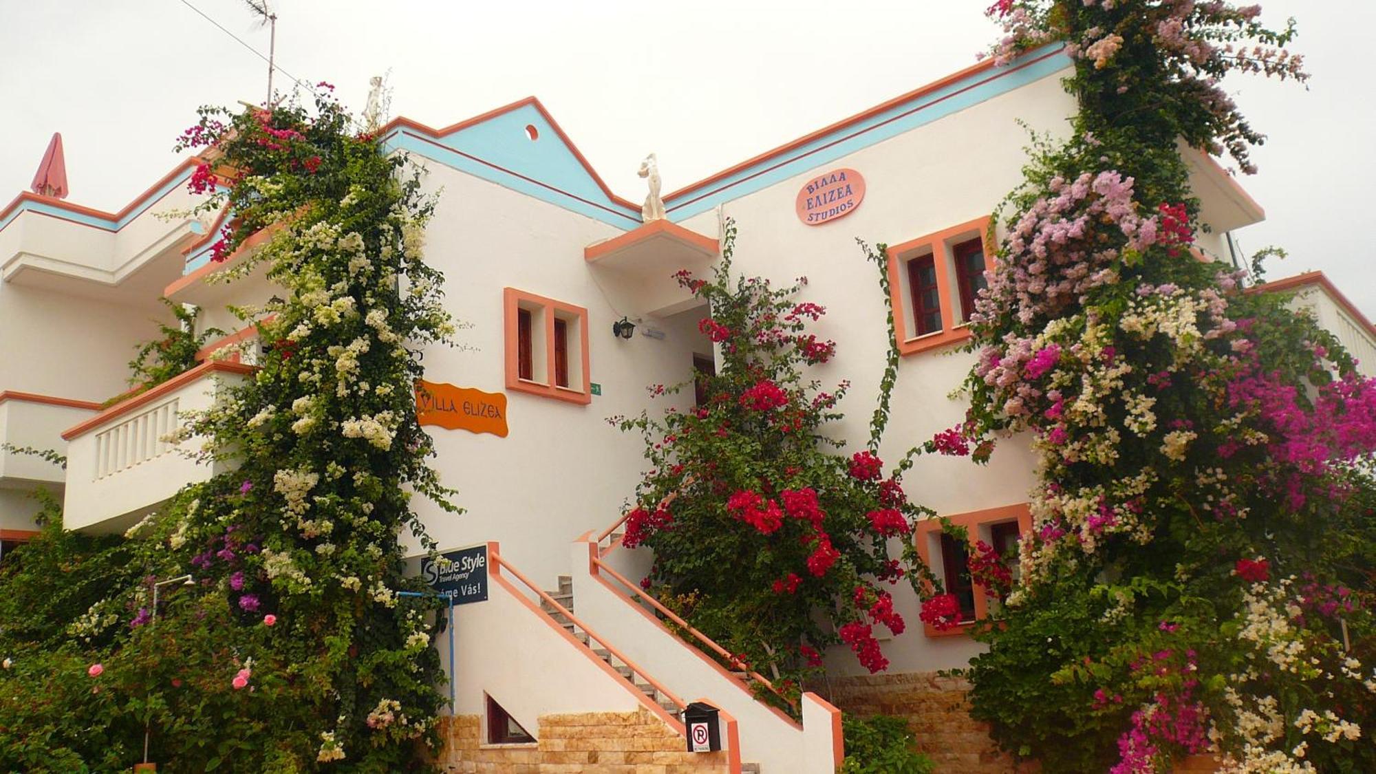 Villa Elizea Stalós Екстериор снимка