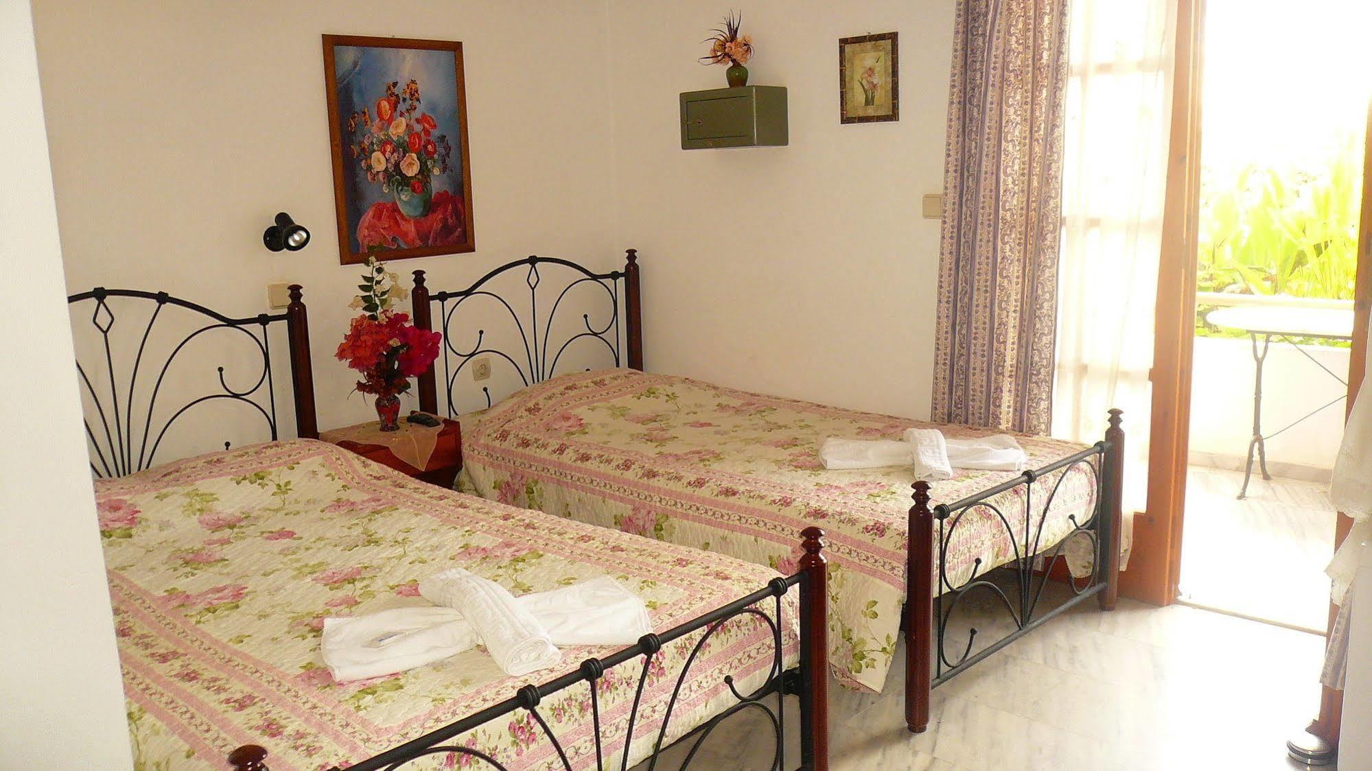 Villa Elizea Stalós Екстериор снимка