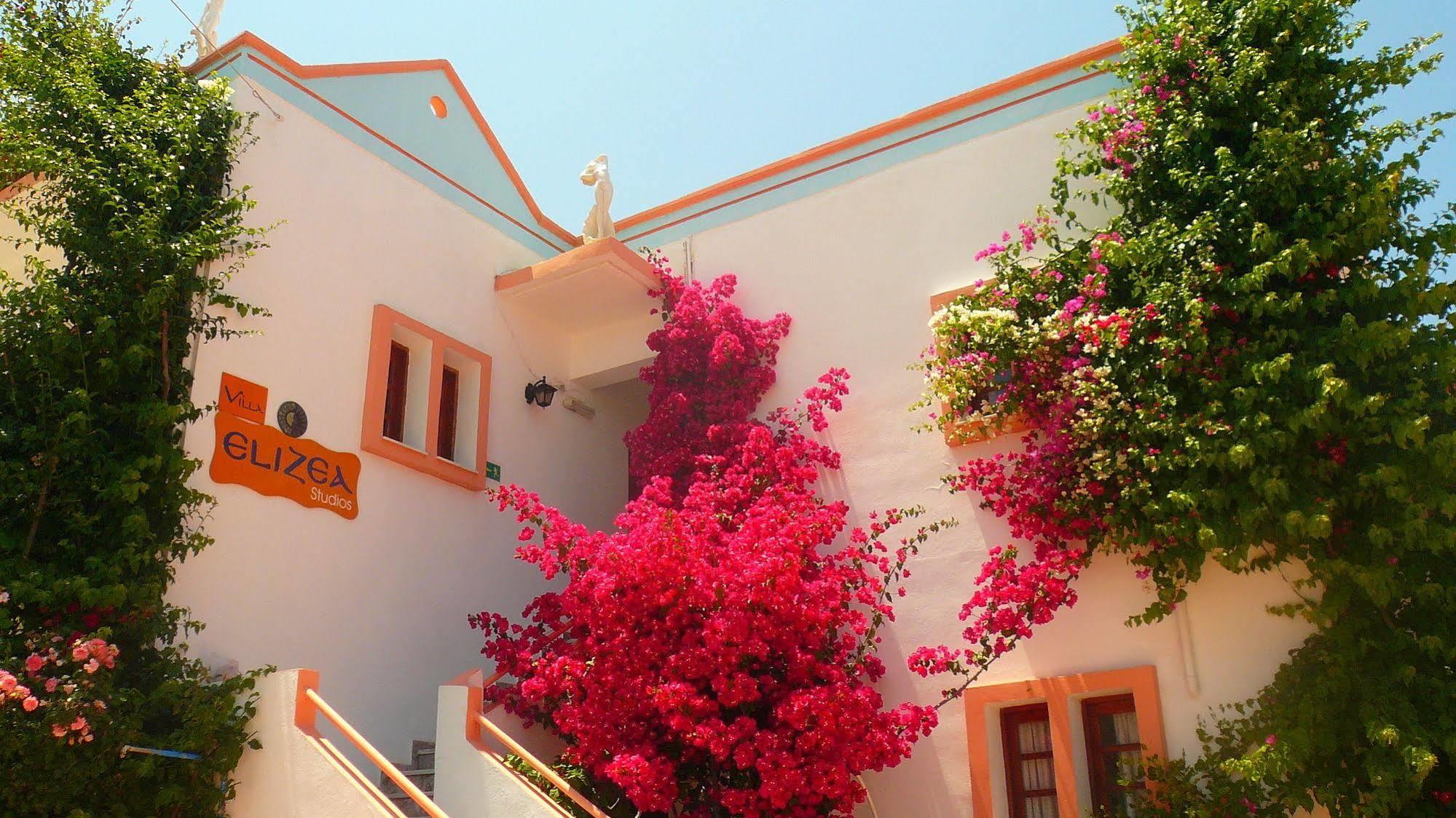 Villa Elizea Stalós Екстериор снимка