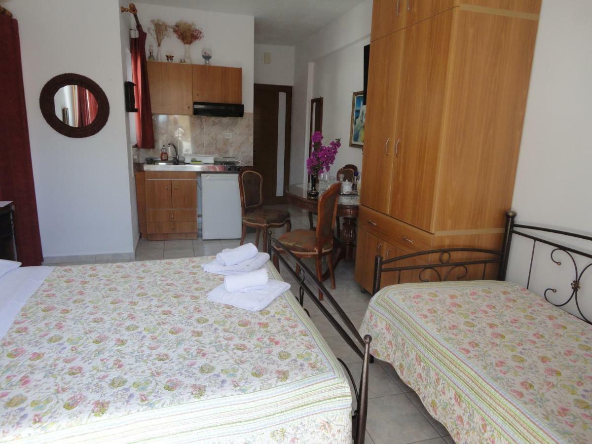 Villa Elizea Stalós Екстериор снимка